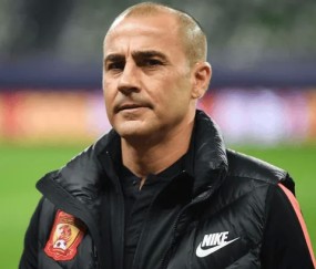 记者：卡纳瓦罗未接受中国足协的执教邀请，他在等欧洲球队