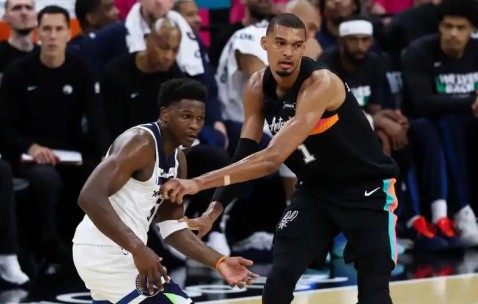NBA无聊的季后赛第2轮即将结束：赛程随意、2组横扫、裁判控场