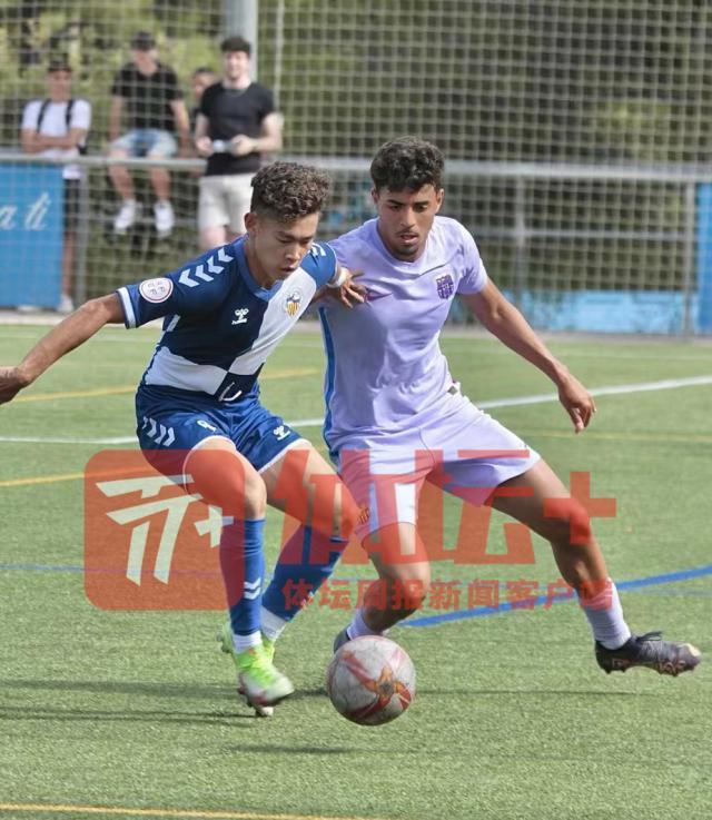 1657460376697022029.jpg 何小珂在比赛中.jpg